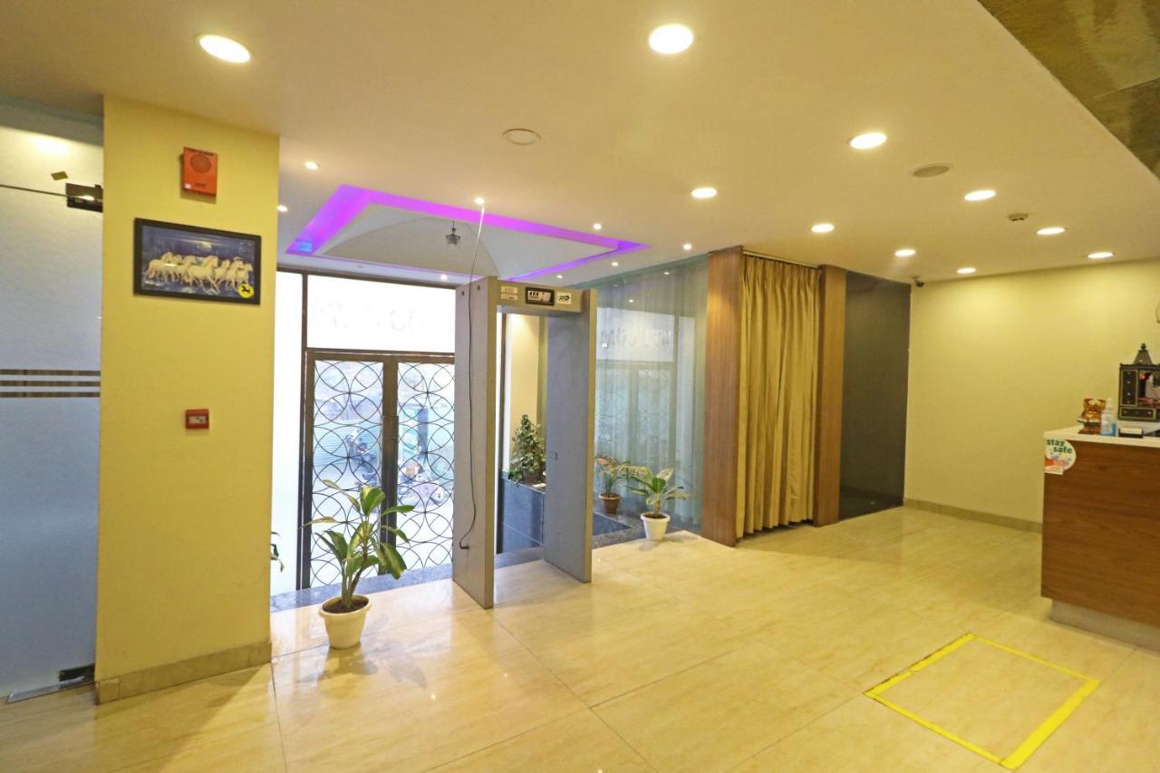 Hotel D'Capitol - Delhi Airport 뉴델리 외부 사진