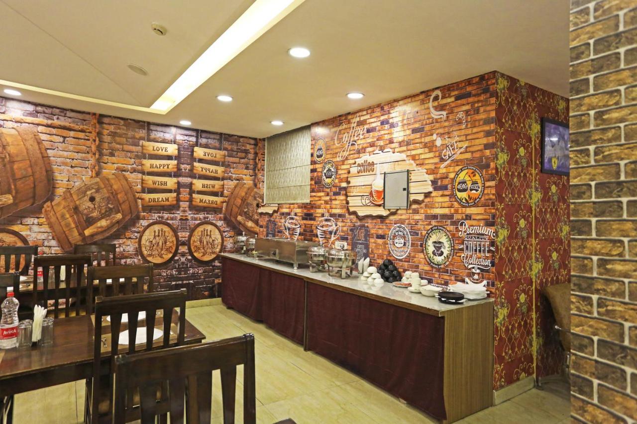 Hotel D'Capitol - Delhi Airport 뉴델리 외부 사진