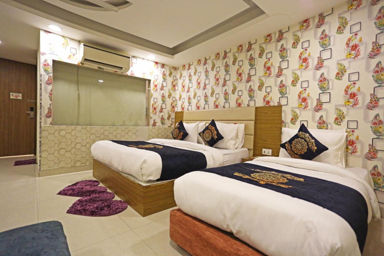 Hotel D'Capitol - Delhi Airport 뉴델리 외부 사진